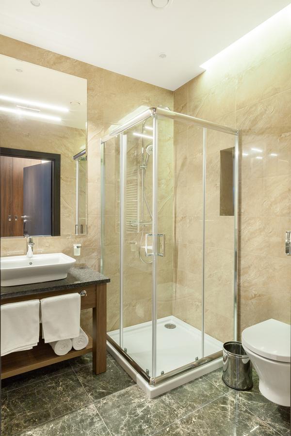 Hotel Mansor 종프키 외부 사진