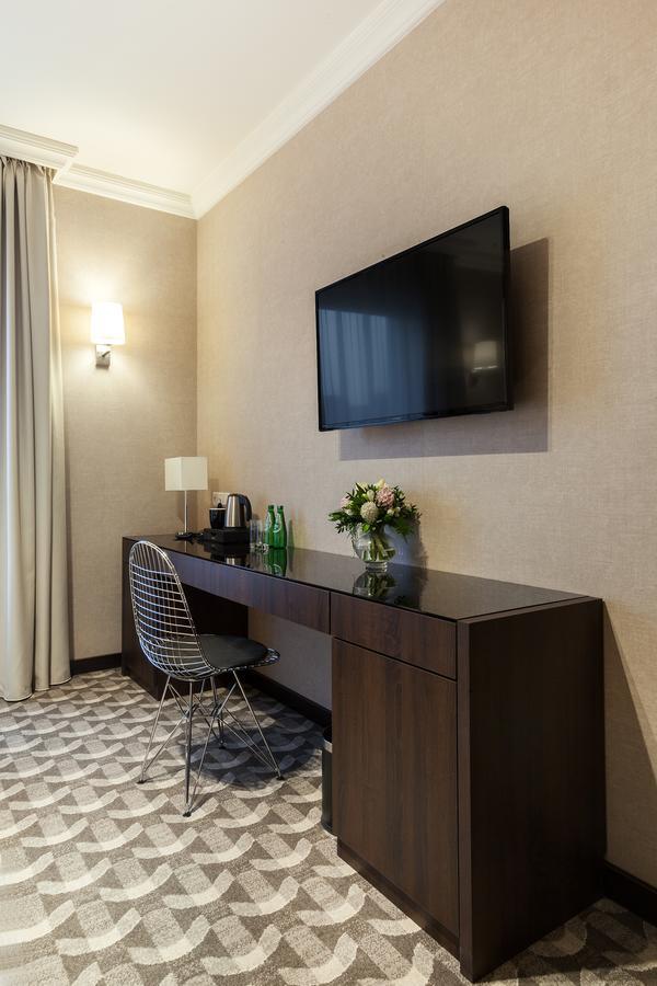 Hotel Mansor 종프키 외부 사진