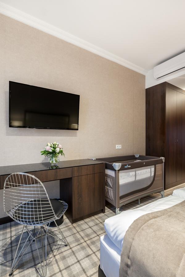 Hotel Mansor 종프키 외부 사진