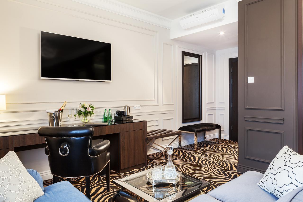 Hotel Mansor 종프키 외부 사진
