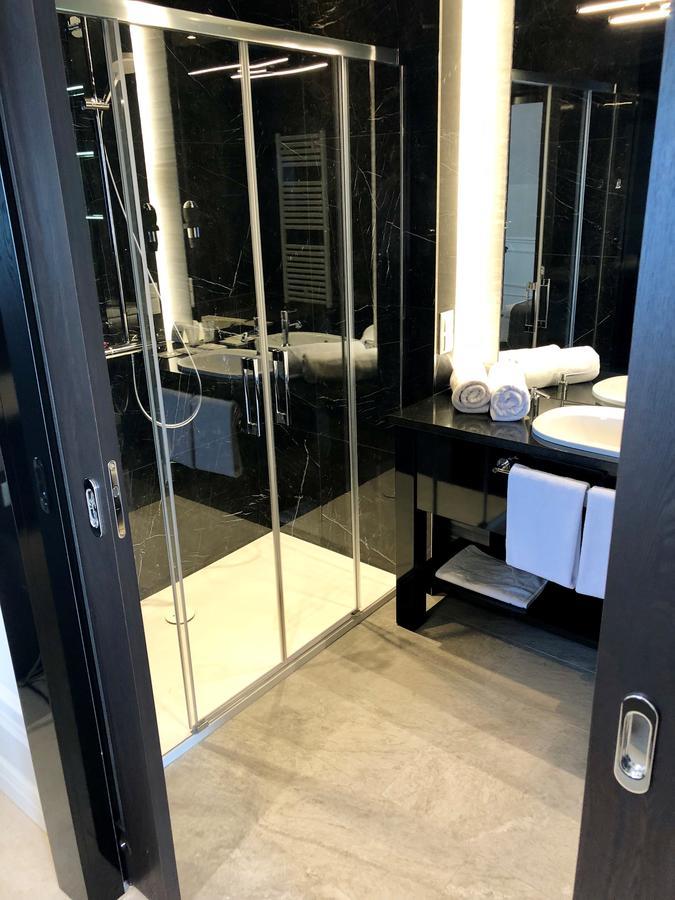Hotel Mansor 종프키 외부 사진