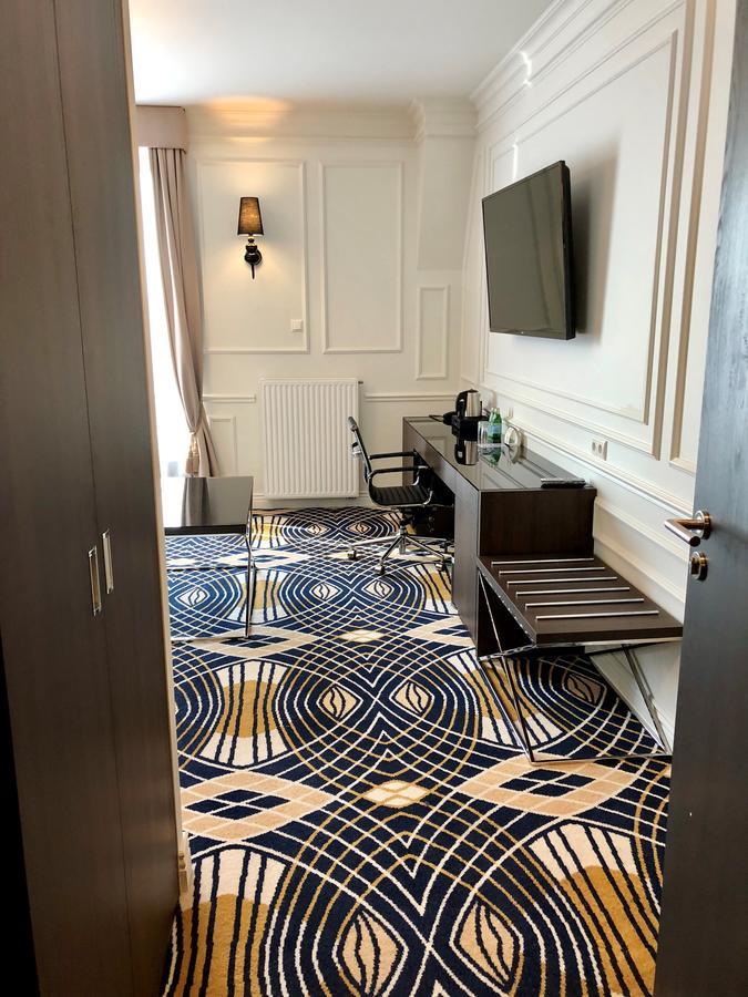 Hotel Mansor 종프키 외부 사진