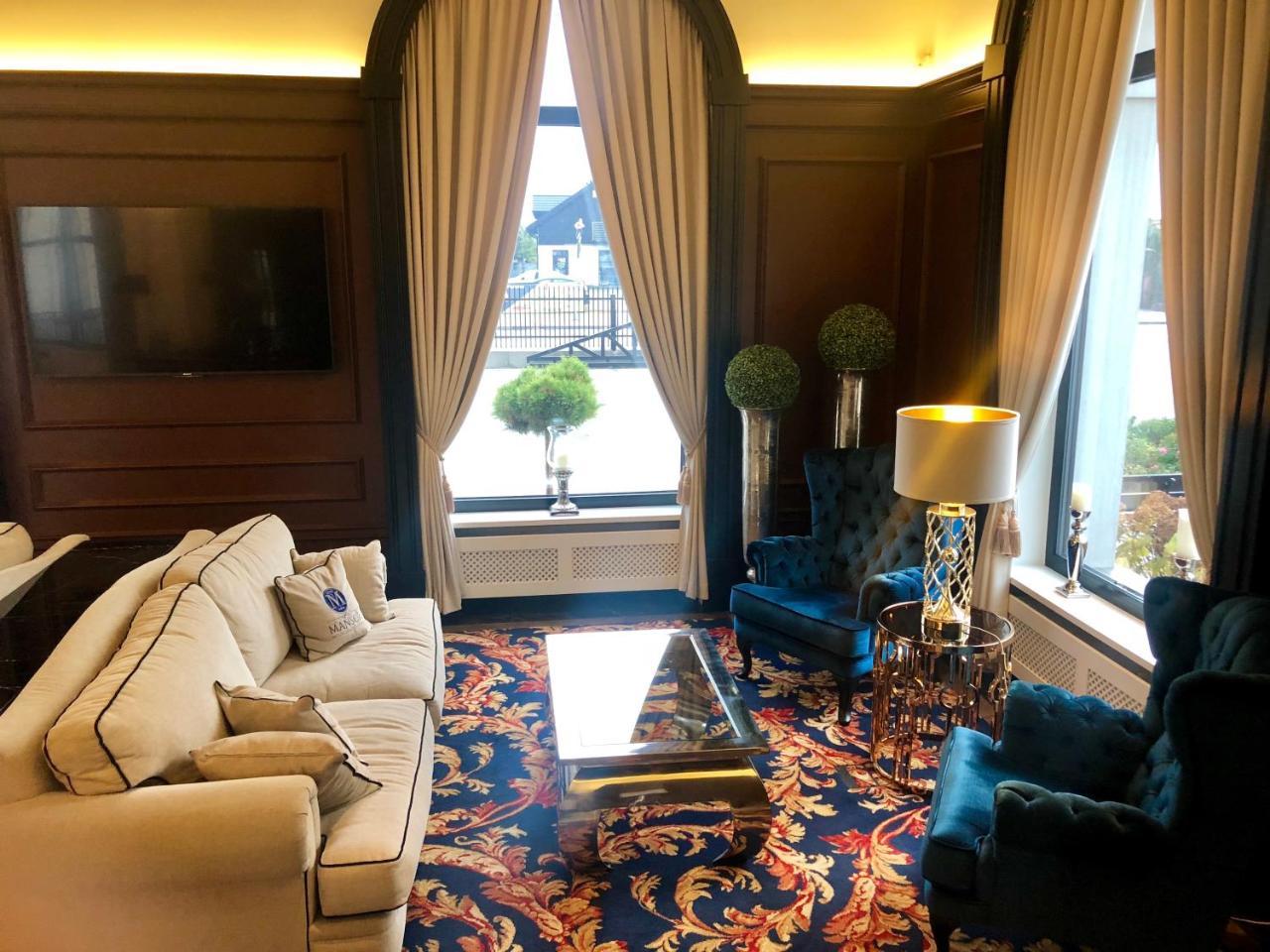 Hotel Mansor 종프키 외부 사진
